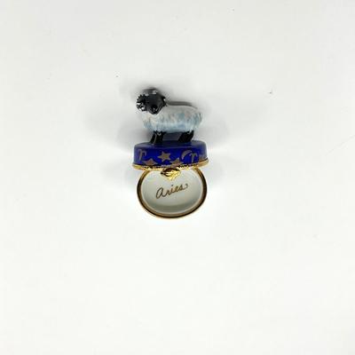 Sale Photo Thumbnail #396: measurements:
1.5" Width, 2" Height