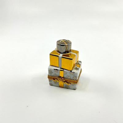 Sale Photo Thumbnail #402: Signed by Artonia 348/1000
Measurements:
2.5" Height, 1.75" Width
