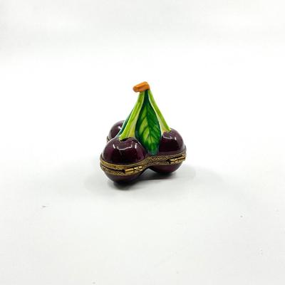 Sale Photo Thumbnail #414: Signed By Perry Vieille Collection
Chipped on stem
Measurements:
2" Height, 2" Width