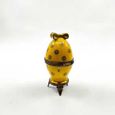 Sale Photo Thumbnail #417: Measurements:
3" Height, 1.5" Diameter