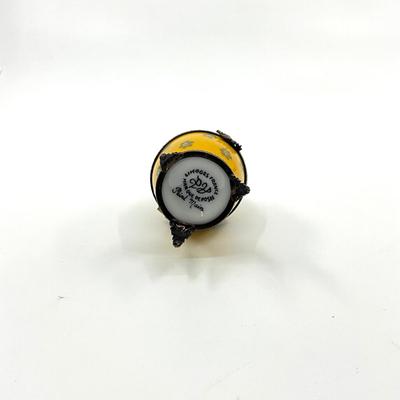 Sale Photo Thumbnail #420: Measurements:
3" Height, 1.5" Diameter