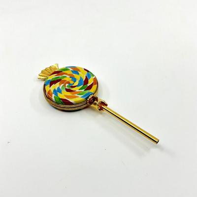 Sale Photo Thumbnail #426: Measurements:
5.5" in length, 2.5" in diameter
