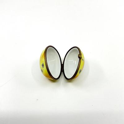 Sale Photo Thumbnail #433: Measurements:
2.25" in width, 1.75" in height