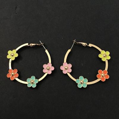 Cute Gold tone flower hoop earrings