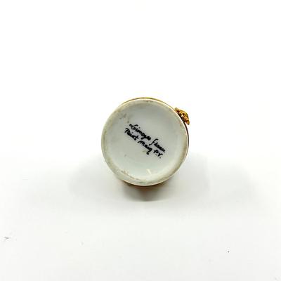 Sale Photo Thumbnail #446: Measurements:
2.25" in height, 1.25" in diameter
Signed on piece Perry Vieille