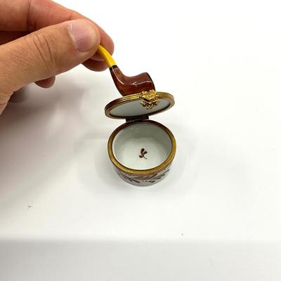 Sale Photo Thumbnail #445: Measurements:
2.25" in height, 1.25" in diameter
Signed on piece Perry Vieille