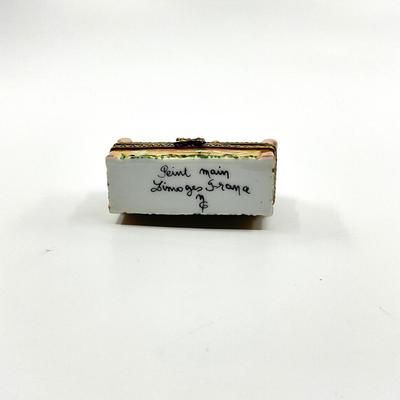 Sale Photo Thumbnail #450: Signed by M.G.
Measurements:
2.25" in width, 1.75" in height