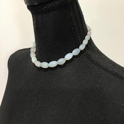 Vintage art, deco, opaline, opalite, graduated, glass bead necklace