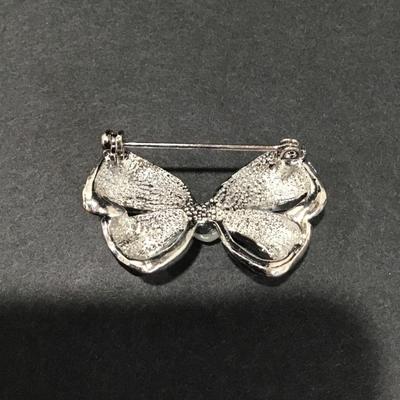 Vintage bow brooch