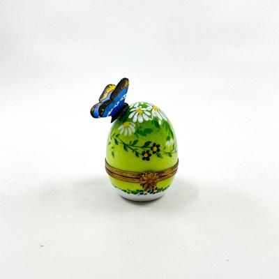 Sale Photo Thumbnail #451: Limited Edition Jacques Collection 10 out of 250
Measurements:
3" in height, 1.75" in diameter