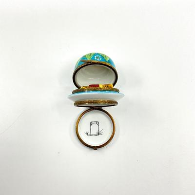 Sale Photo Thumbnail #458: Measurements:
1.25" in diameter, 1.75" in height