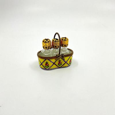 Sale Photo Thumbnail #477: Home accent collection
Signed by R.N.R
Measurements:
2" in width, 1" in depth, 1.75" in height