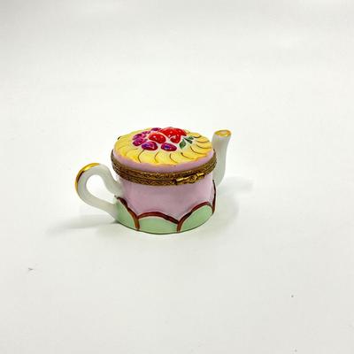 Sale Photo Thumbnail #485: Signed by S.P.
Measurements:
2.75" in length, 1.25" in height