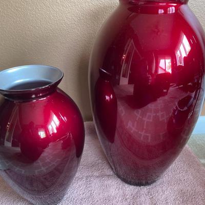 2 ruby red glossy vases