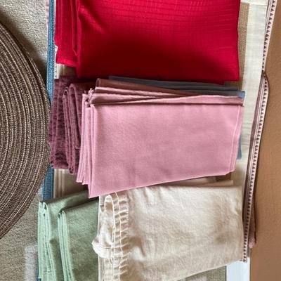Placemats and cloth napkins