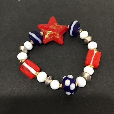 Cute Vintage Red white and blue Fourth of July patriotic glass beaded stretch bracelet, white milk glass
