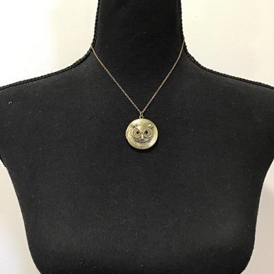 Antique bronze tone owl, Round, locket necklace