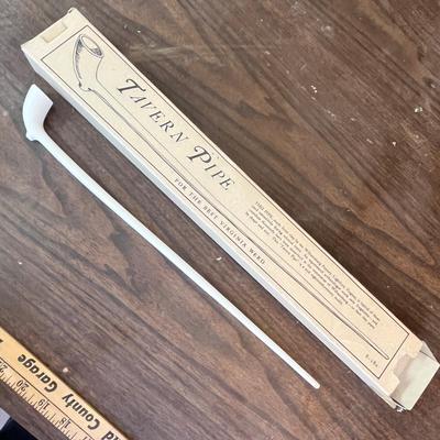 Lot 282 Tavern Pipe in box