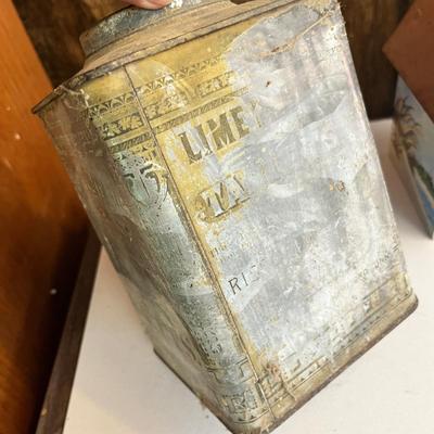 Lot 285 Vintage decor