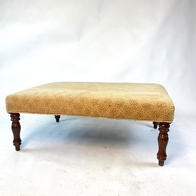 Sale Photo Thumbnail #578: Measurements:
44" in width, 32" in depth, 17" in height