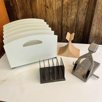 Lot 288 Desk organizers