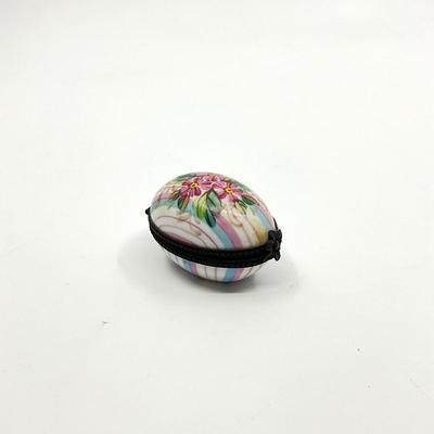 Sale Photo Thumbnail #582: Signed by M.C.
Measurements:
2" in length, 1.75" in height