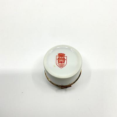 Sale Photo Thumbnail #589: Signed by S.A.
Measurements;
2" in diameter, 1.5" in height