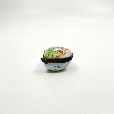 Sale Photo Thumbnail #594: Signed by Pierre Vieille
Measurements:
1.75" in length, 1" in height