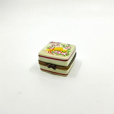 Sale Photo Thumbnail #598: Measurements:
1.5" in width, 1.5" in height