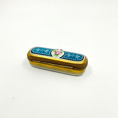 Sale Photo Thumbnail #603: Signed by Pierre Vieille 
Measurements:
3" in length, 0.5" in height
