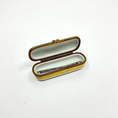 Sale Photo Thumbnail #605: Signed by Pierre Vieille 
Measurements:
3" in length, 0.5" in height