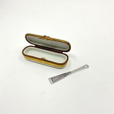 Sale Photo Thumbnail #606: Signed by Pierre Vieille 
Measurements:
3" in length, 0.5" in height