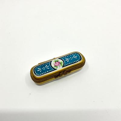 Sale Photo Thumbnail #604: Signed by Pierre Vieille 
Measurements:
3" in length, 0.5" in height