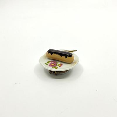 Sale Photo Thumbnail #613: Measurements:
1.5" Diameter, 1" Height