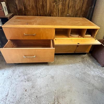 Lot 299 Storage cabinet