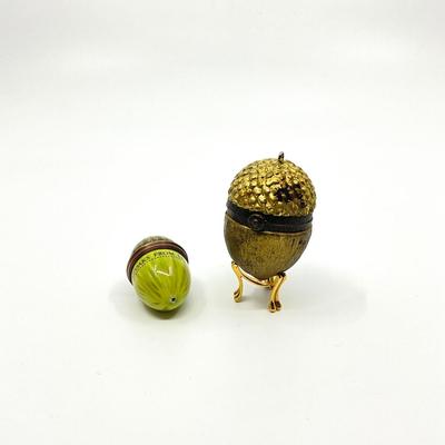 Sale Photo Thumbnail #627: Missing Chain and metal tag
Measurements:
brass acorn is 1.75" in height, 1.25" in diameter