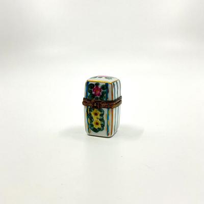 Sale Photo Thumbnail #641: measurements:
2" in height, 1" in width