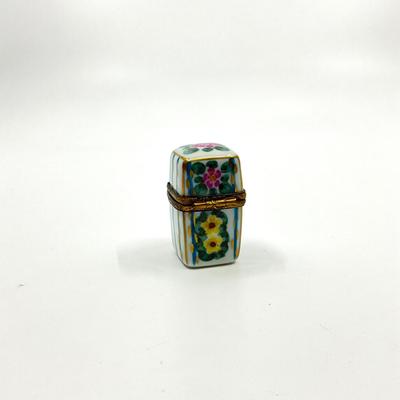 Sale Photo Thumbnail #642: measurements:
2" in height, 1" in width
