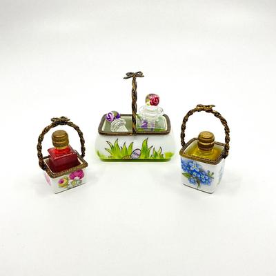 Sale Photo Thumbnail #663: one basket is missing bottoms, but has stoppers
largest trinket is measuring, 2.5" in width, 1.5" in depth, 2.5" in height