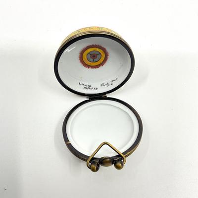 Sale Photo Thumbnail #671: Signed by F.R.
Measurements:
1.25" in diameter, 0.75" in height