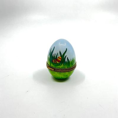 Sale Photo Thumbnail #685: Signed by M.F.
Measurements:
2.5" in height, 2" in diameter
