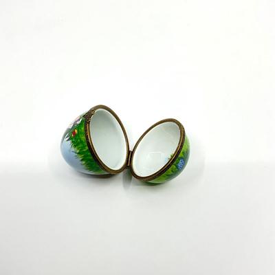 Sale Photo Thumbnail #686: Signed by M.F.
Measurements:
2.5" in height, 2" in diameter
