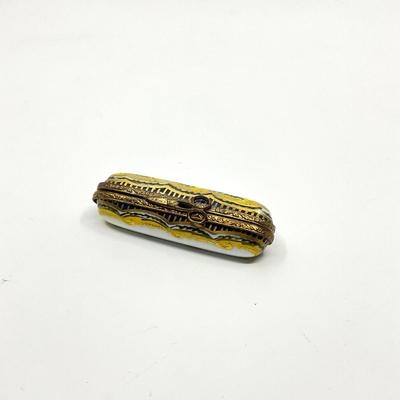 Sale Photo Thumbnail #688: Measurements:
2.5" in length
