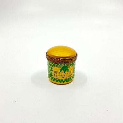Sale Photo Thumbnail #698: Signed by I.F.
Measurements:
1.5" in height, 1.25" in diameter