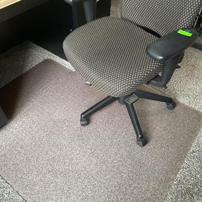 Office chair with chair mat