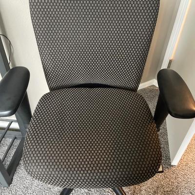 Office chair with chair mat