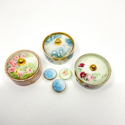 Sale Photo Thumbnail #722: Lot comes included with 6 pieces
Measurements:
2.5" in diameter, 1.25" in height