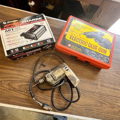 Lot 307 Charger/ glue gun/ Drill
