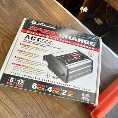 Lot 307 Charger/ glue gun/ Drill