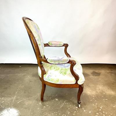 Sale Photo Thumbnail #790: Scrolled arms
Measurements:
38" in height, 25" in width, 21" in depth